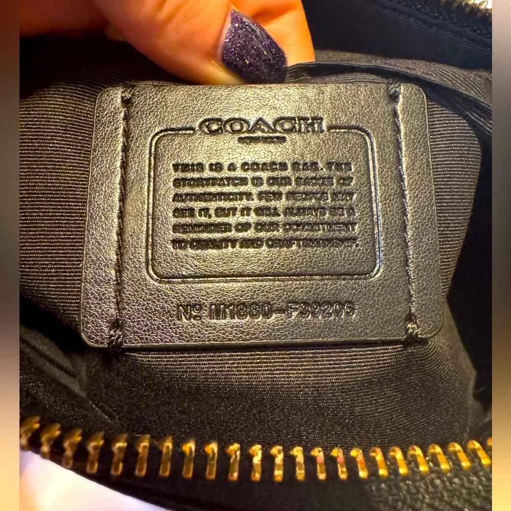 Coach Chain 2 Way Bag- wristlet and shoulder bag - Picture 3 of 10